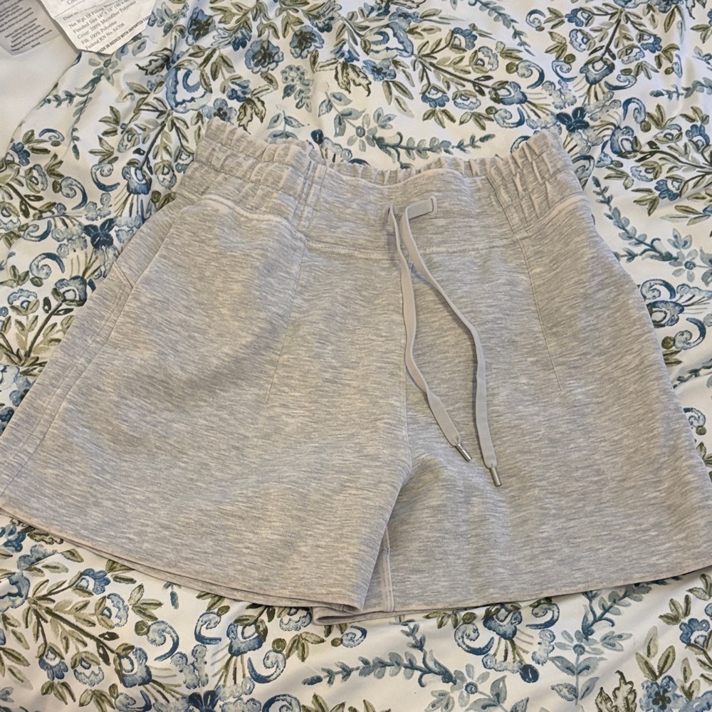 Women's lululemon Casual Drawstring Lounge Shorts - Light Gray